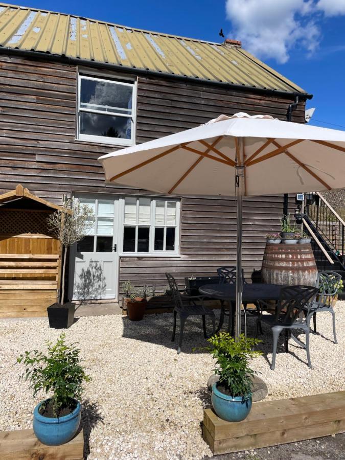 The Queen Matilda Country Rooms Avening Exterior photo